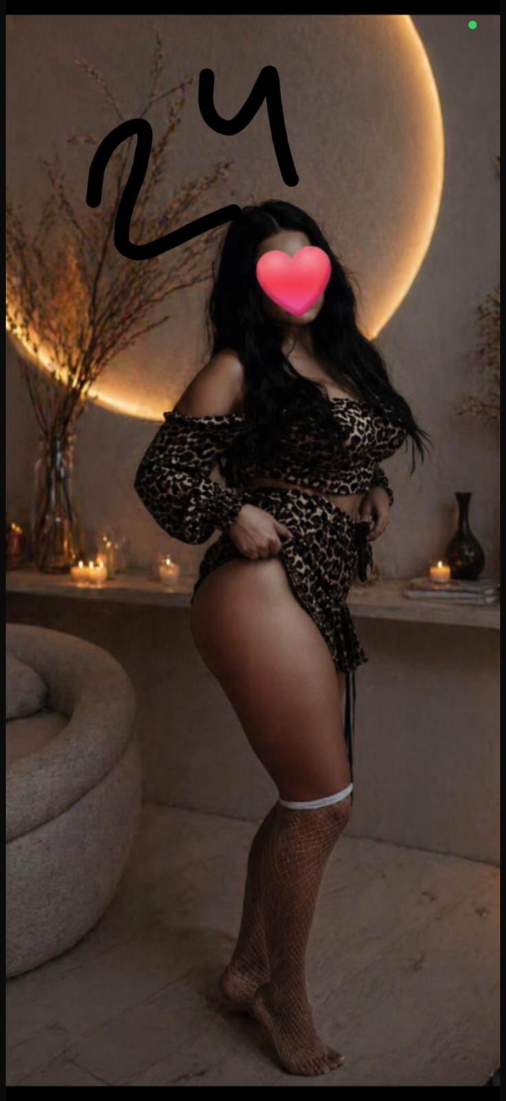 בפתח תקווה בחורה מקצוענית