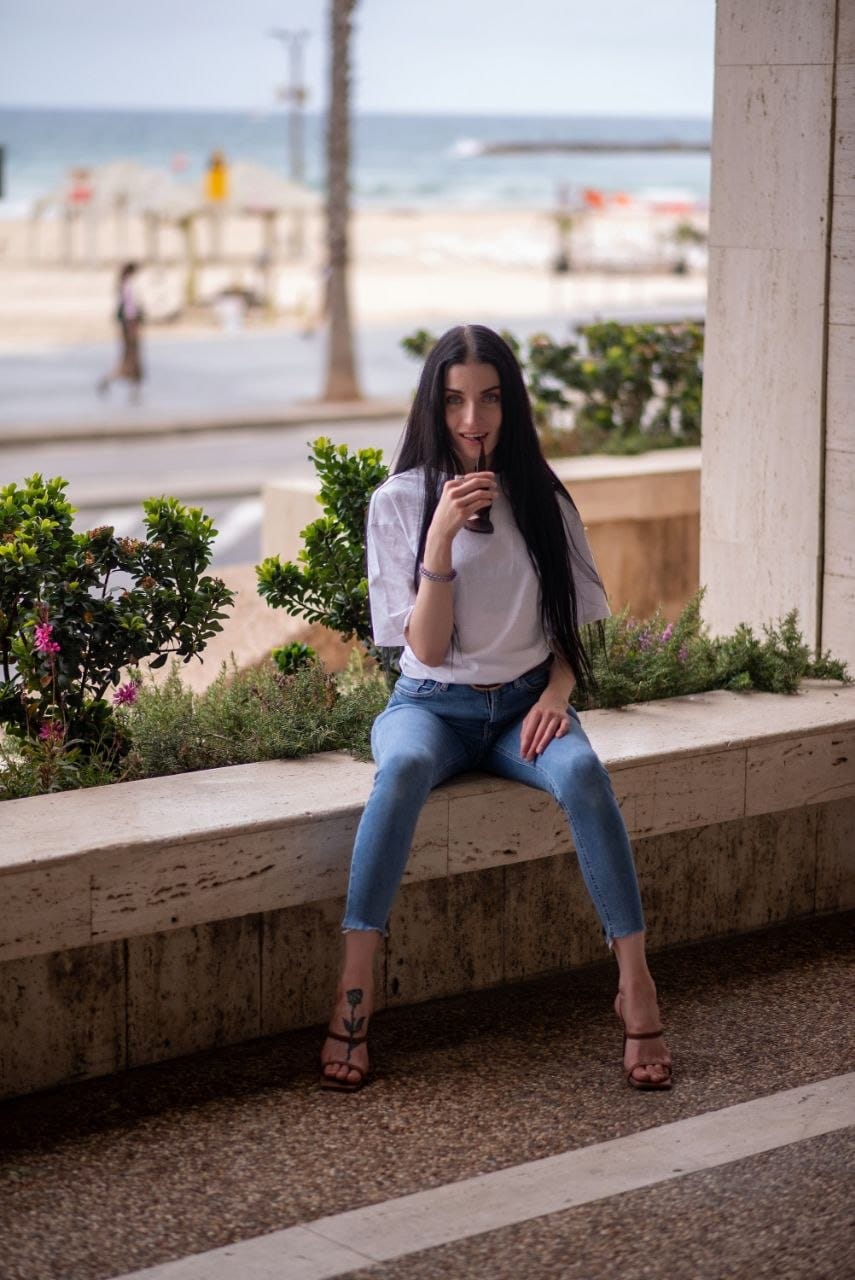 ליזה – בתל אביב בת 25 מטפלת נשית