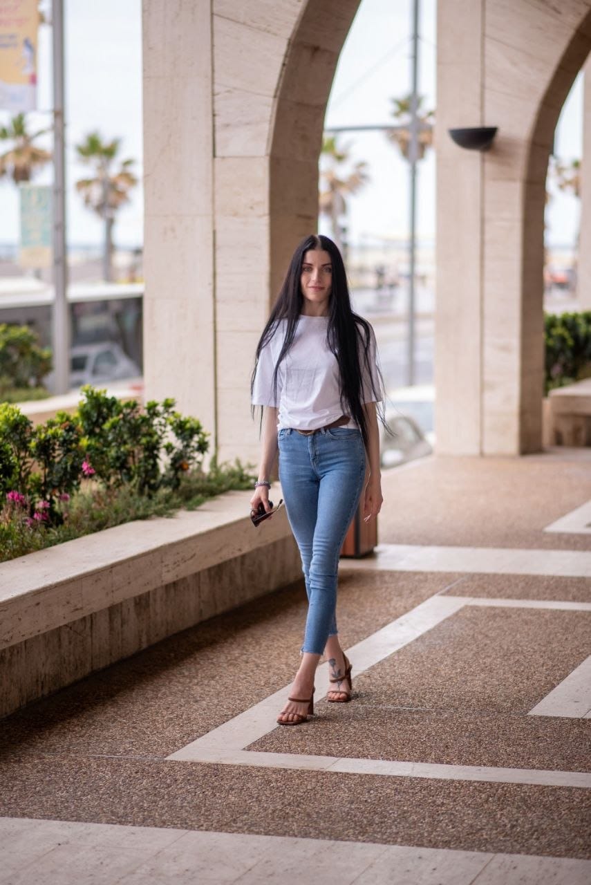 ליזה – בתל אביב בת 25 מטפלת נשית