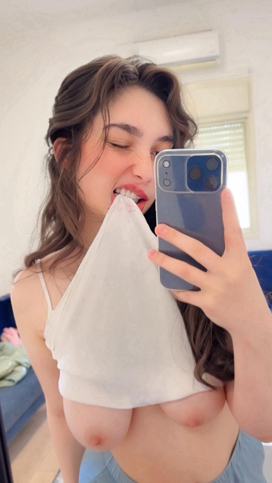 פרולה- ירושלים בת 20 ברזילאית תיירת